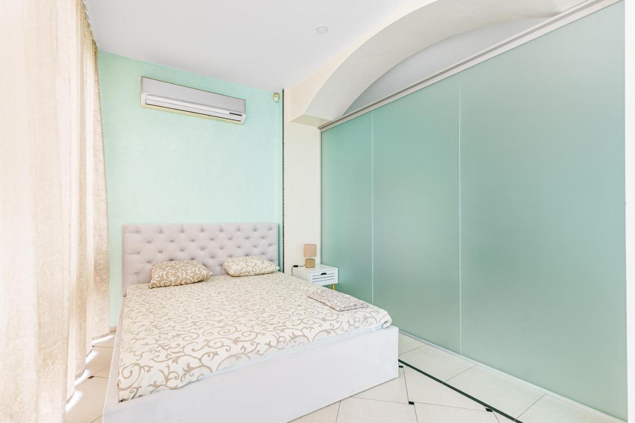 Deribasivska Cozy 4-Room Apartment Odessa Exterior foto